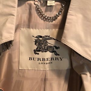 Burberry women’s size 10 trench coat with ruffle